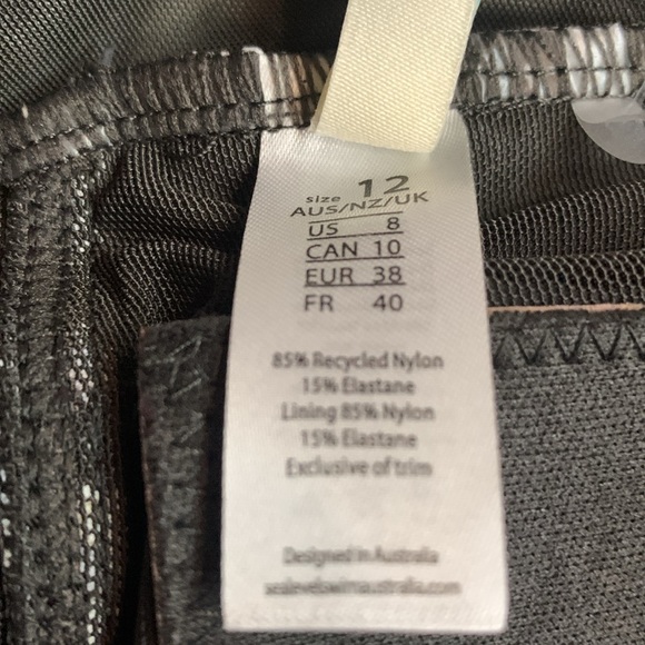 NWOT Sea Level Swim Deep V-Neck Multifit One-Piece Swimsuit Size 8 - Picture 11 of 12